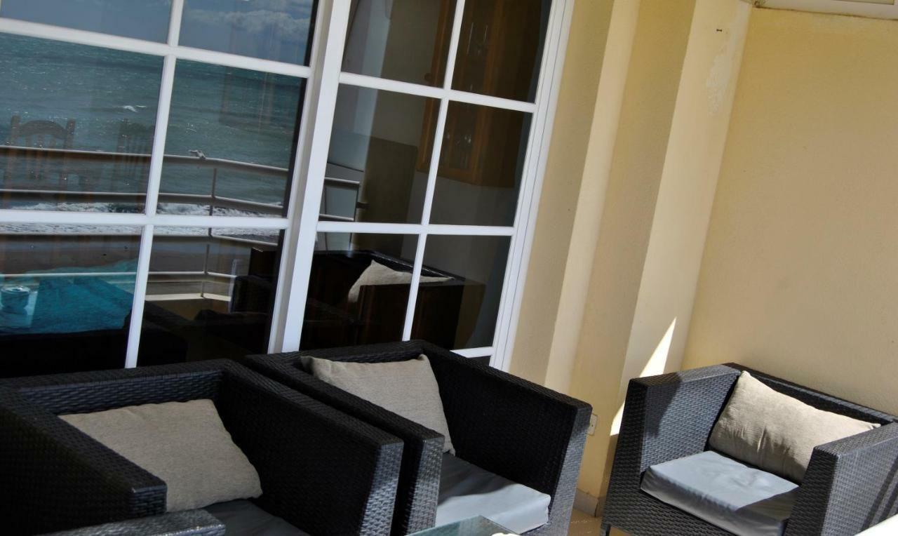 Apartamento Frente Al Mar,Primera Linea Rincón de la Victoria Exteriör bild