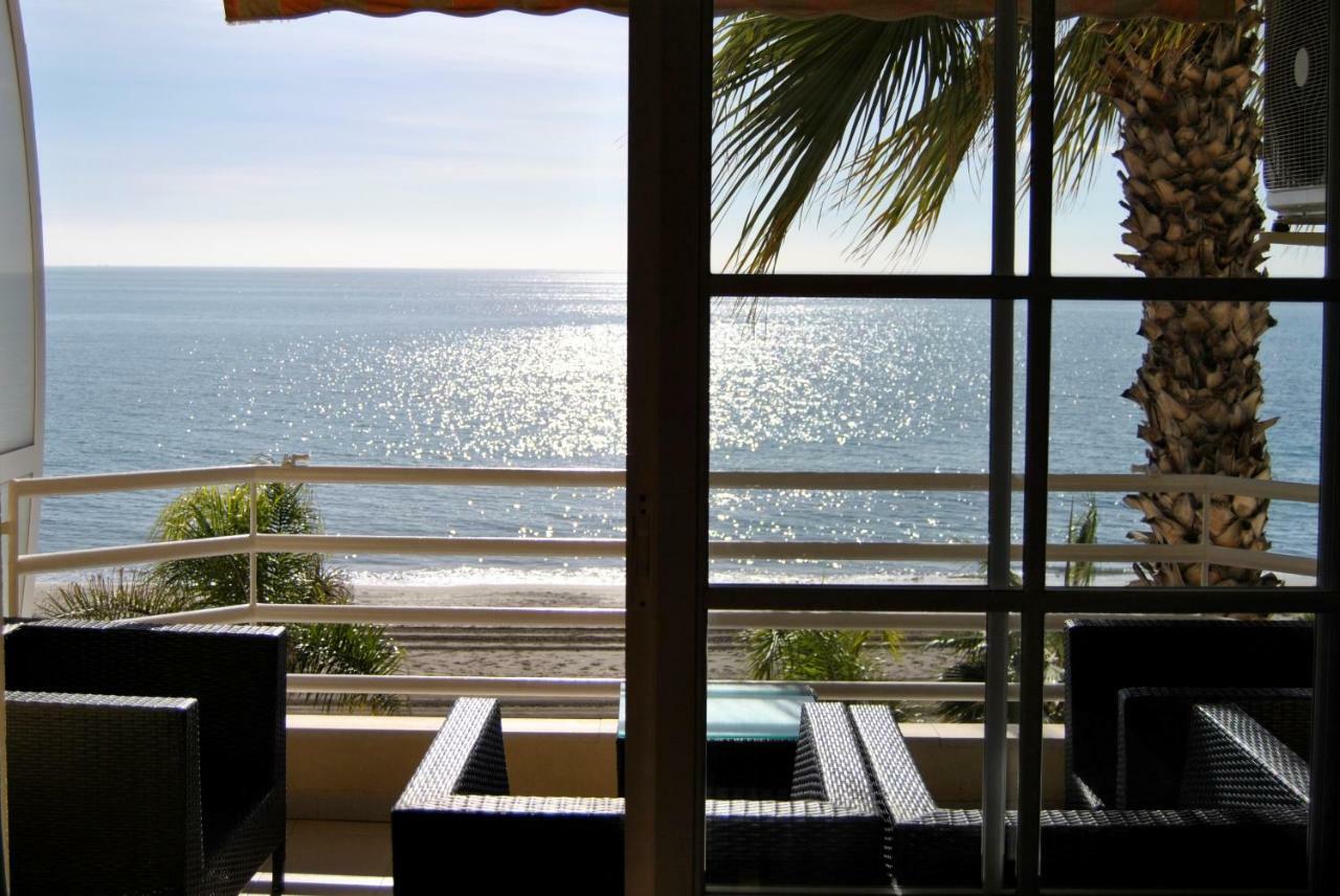 Apartamento Frente Al Mar,Primera Linea Rincón de la Victoria Exteriör bild