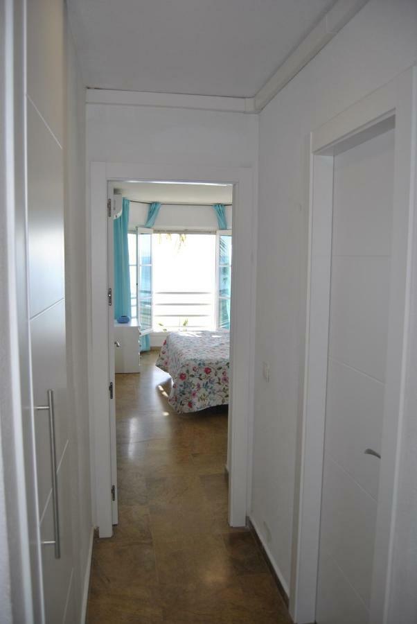 Apartamento Frente Al Mar,Primera Linea Rincón de la Victoria Exteriör bild