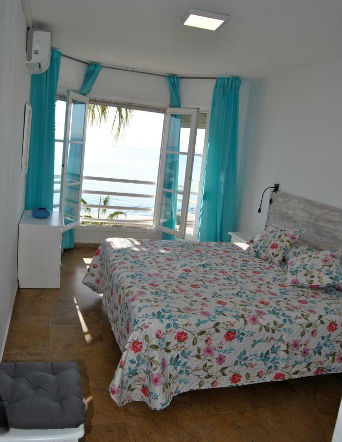 Apartamento Frente Al Mar,Primera Linea Rincón de la Victoria Exteriör bild