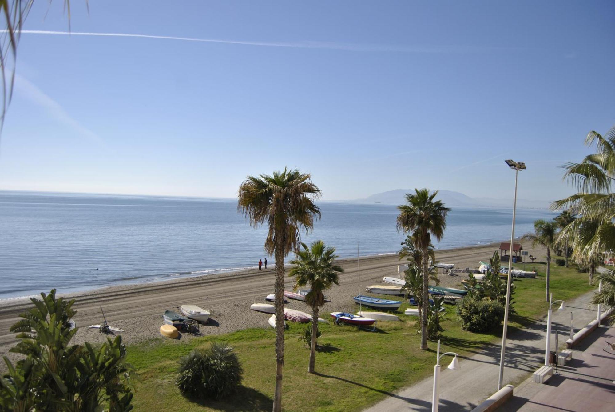Apartamento Frente Al Mar,Primera Linea Rincón de la Victoria Exteriör bild